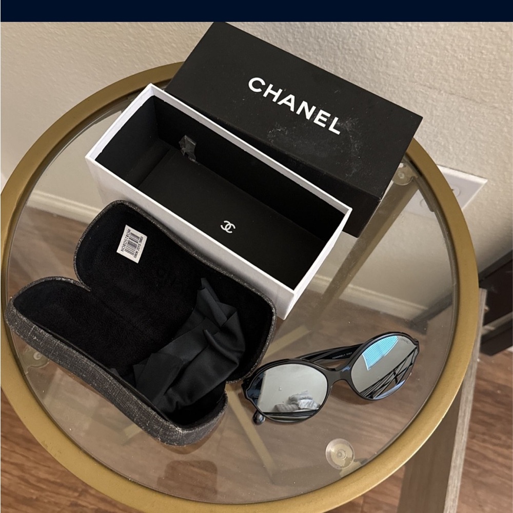 CHANEL Black Sunglasses with Silver Mirrors